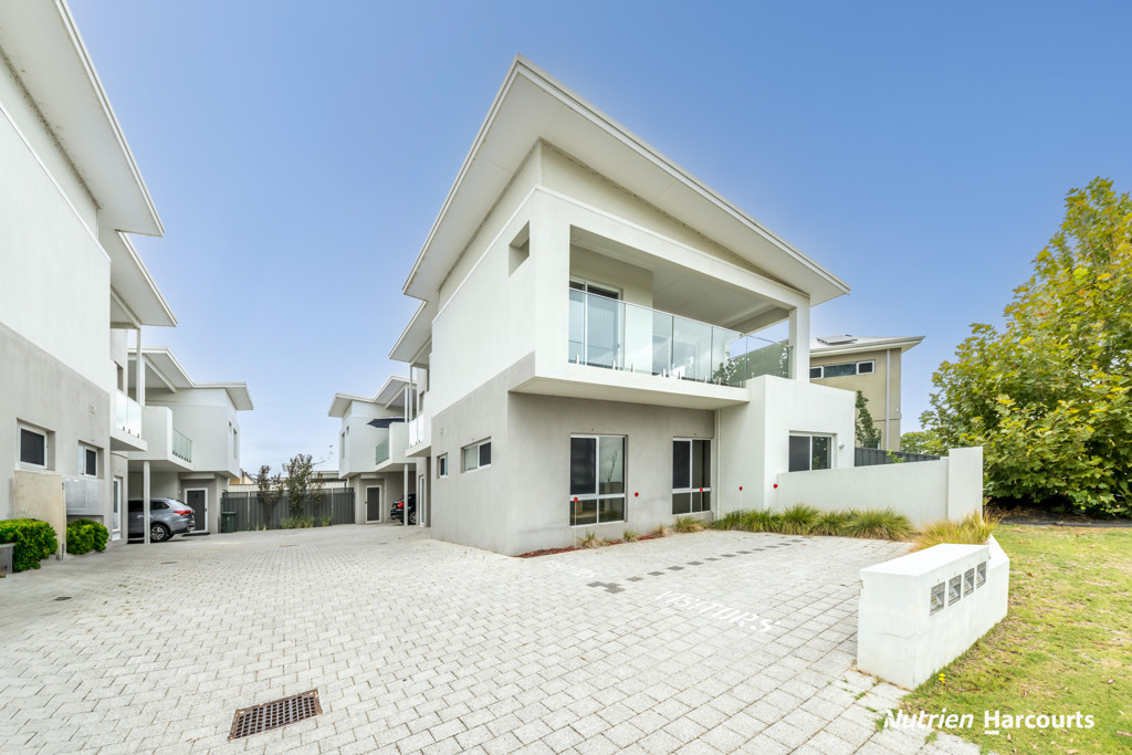 Adam Shields Realty | 8/24 Aquaviva Circle VIVEASH WA