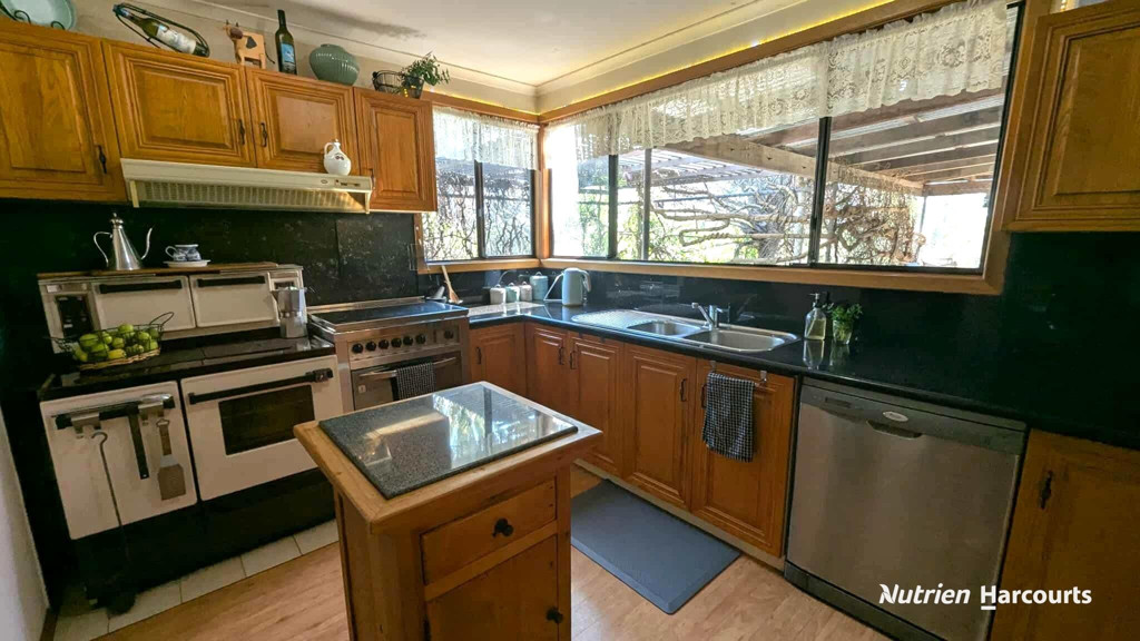 Adam Shields Realty | 328 Nabaroo Road COWALLA WA