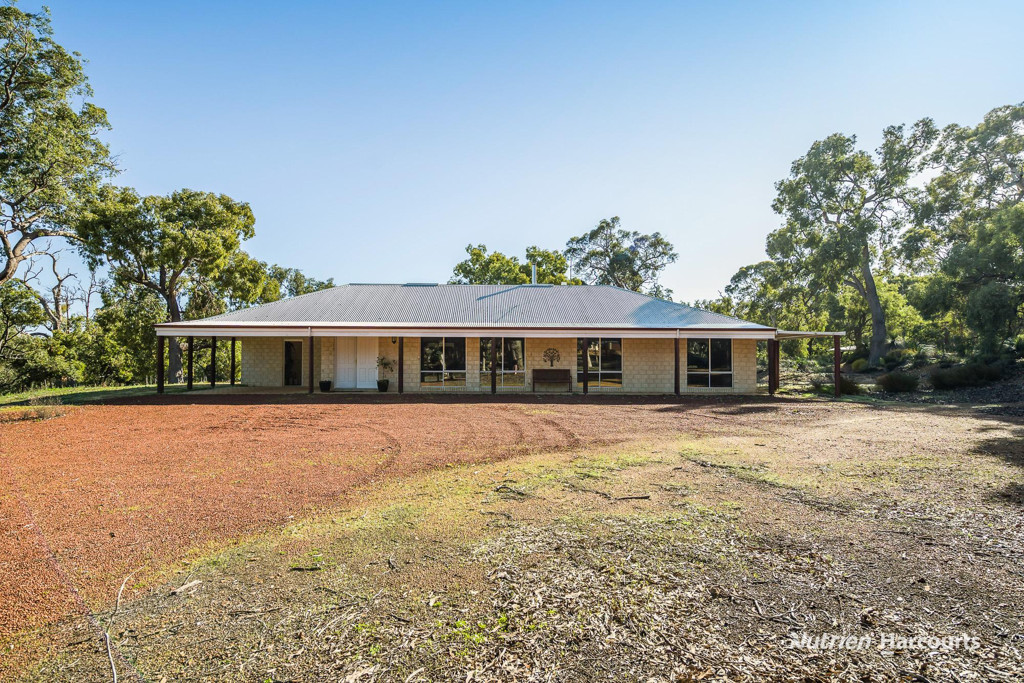 Adam Shields Realty | 230 Holstein Loop LOWER CHITTERING WA