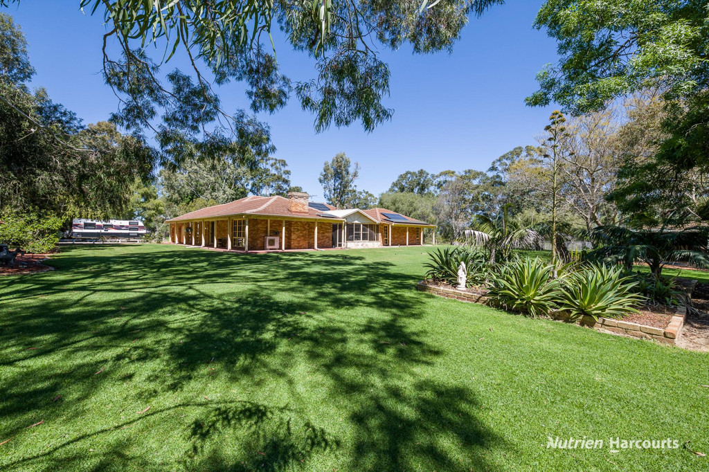 Adam Shields Realty | 38 St Andrews Court WOODRIDGE WA