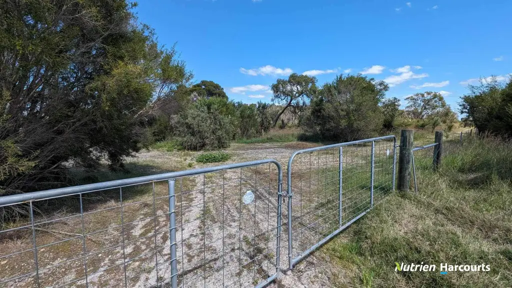 Adam Shields Realty | 106 Todman Road COONABIDGEE WA