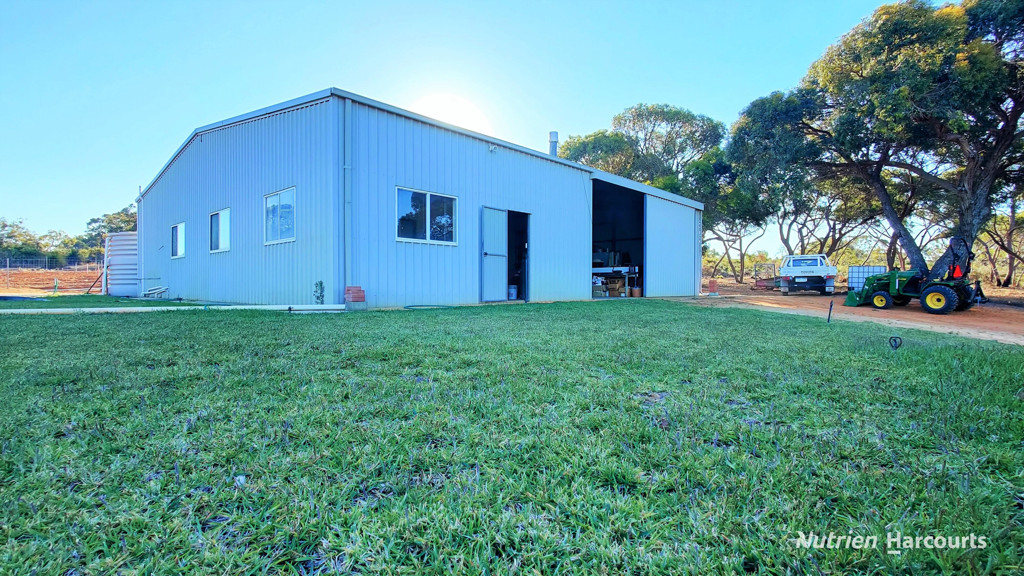 Adam Shields Realty | 901 Cowalla Road WANERIE WA